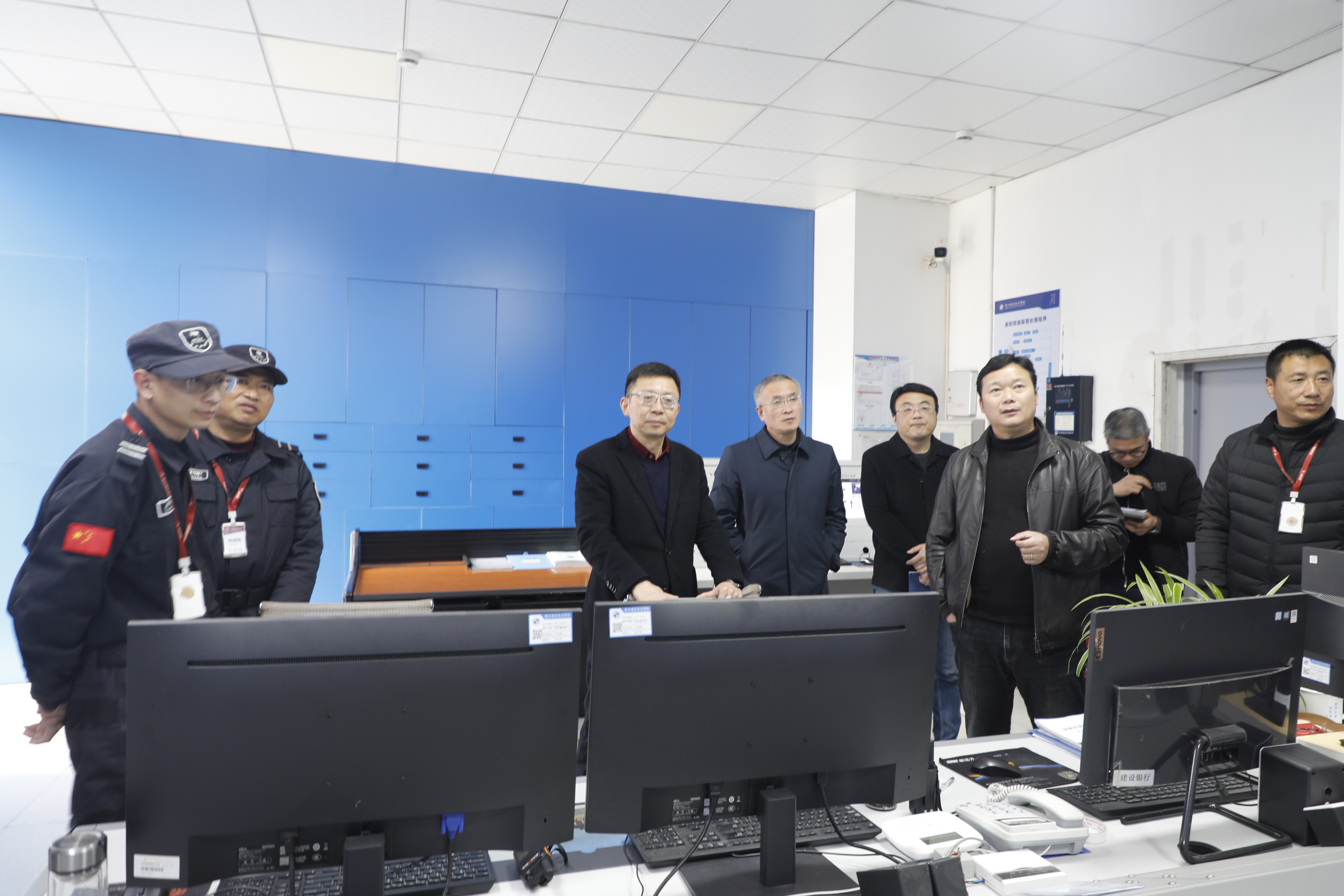 我校开展期末校园安全大检查 筑...