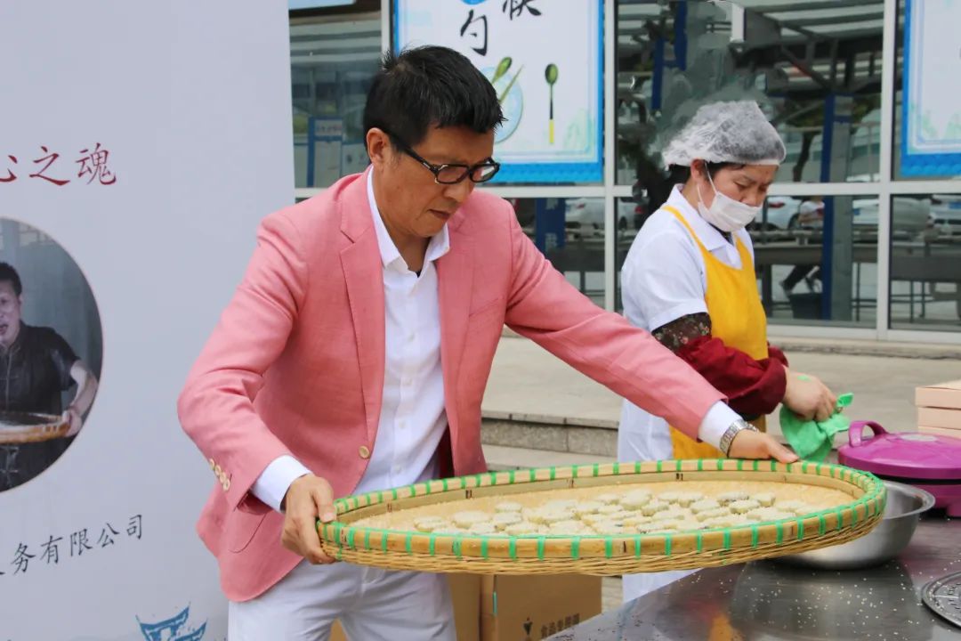 “非遗进校园 文化共传承”之衢州非遗“邵永丰麻饼”